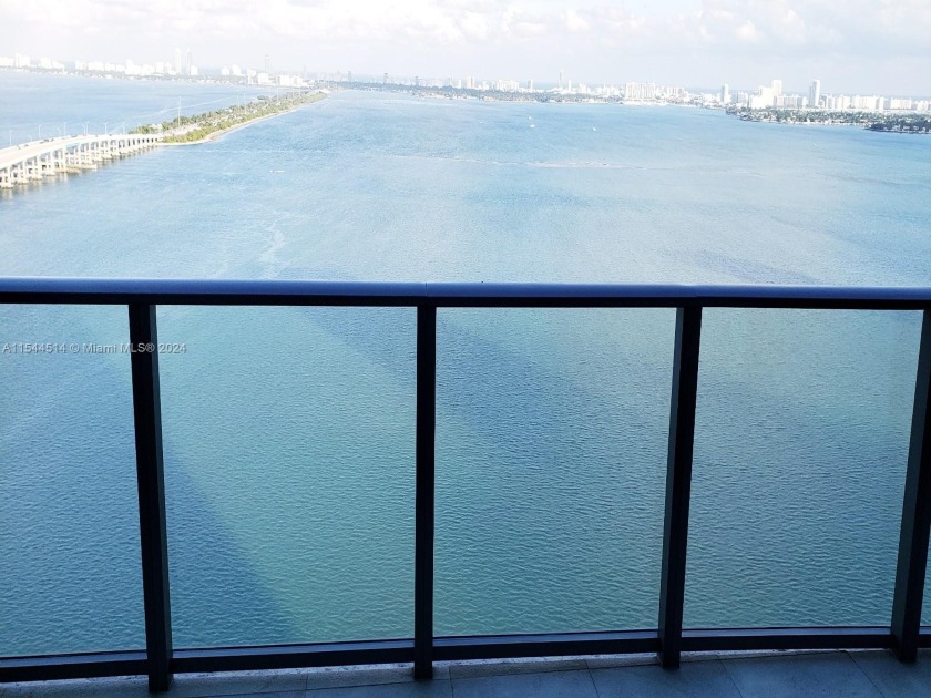 SELLER VERY MOTIVATED FOR QUICK SALE!Gorgeous 3 bed plus den/3.5 - Beach Condo for sale in Miami, Florida on Beachhouse.com