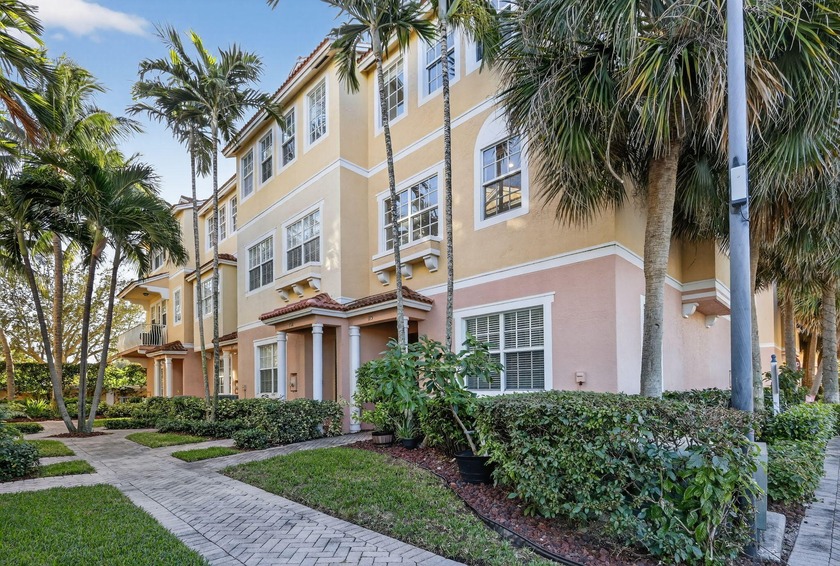Discover this spacious end-unit home, perfectly positioned for - Beach Townhome/Townhouse for sale in Boynton Beach, Florida on Beachhouse.com