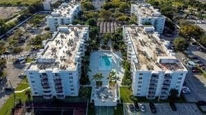 Great 1/1, big and nice unit. centrally located. Close to - Beach Condo for sale in Miami, Florida on Beachhouse.com