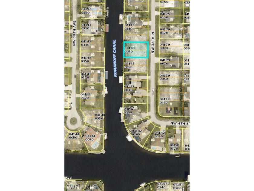 LOCATION, LOCATION, LOCATION! This lot has direct gulf access to - Beach Lot for sale in Cape Coral, Florida on Beachhouse.com