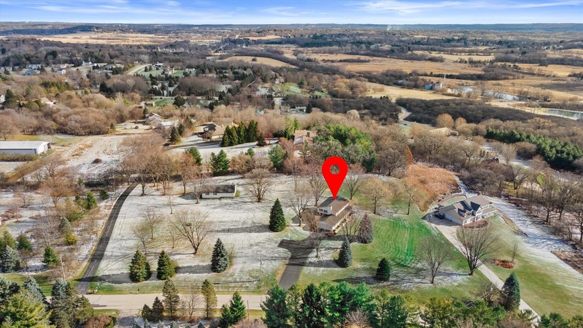 4 bed 2.5 bath custom built colonial home on 3 acres w/ 1400 sq - Beach Home for sale in Waukesha, Wisconsin on Beachhouse.com