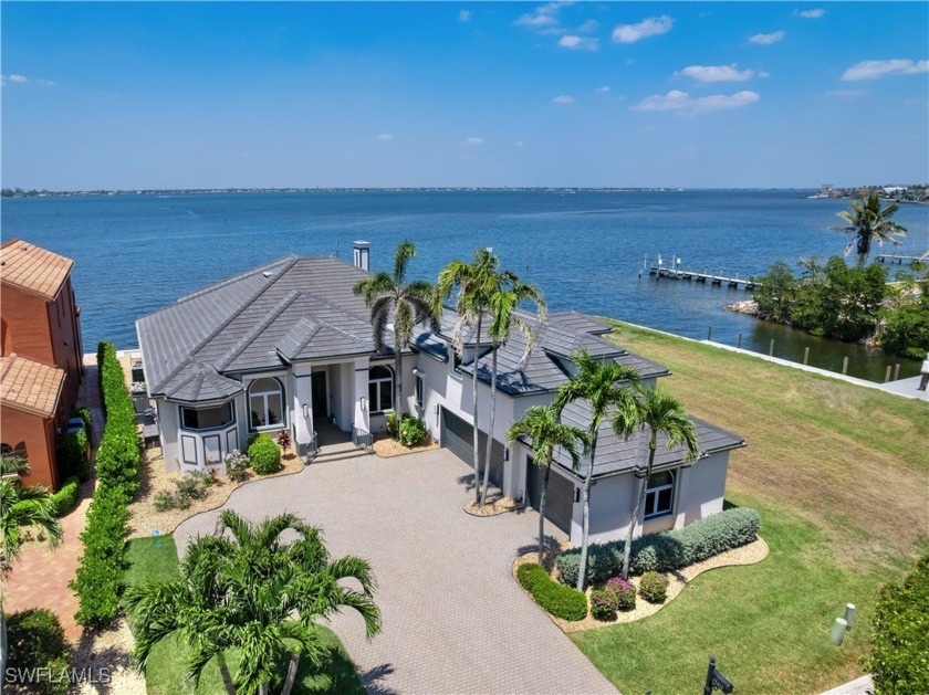 Luxurious Waterfront Living in the Prestigious Gated Community - Beach Home for sale in Fort Myers, Florida on Beachhouse.com