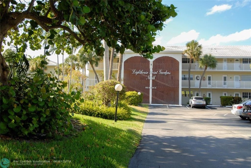 Beautifully updated 2/2 corner unit conveniently located on the - Beach Condo for sale in Lighthouse Point, Florida on Beachhouse.com