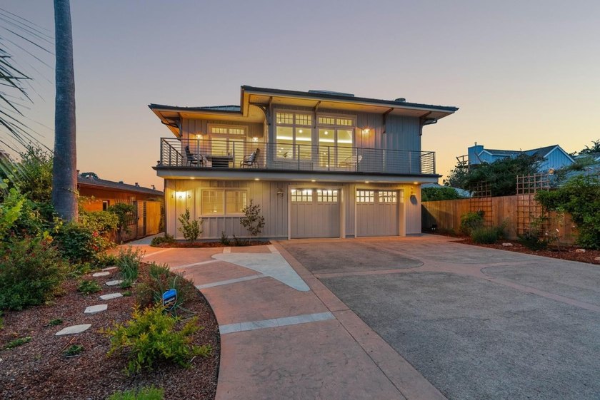 Welcome to 185 14th Avenue in Santa Cruz, an extraordinary - Beach Home for sale in Santa Cruz, California on Beachhouse.com