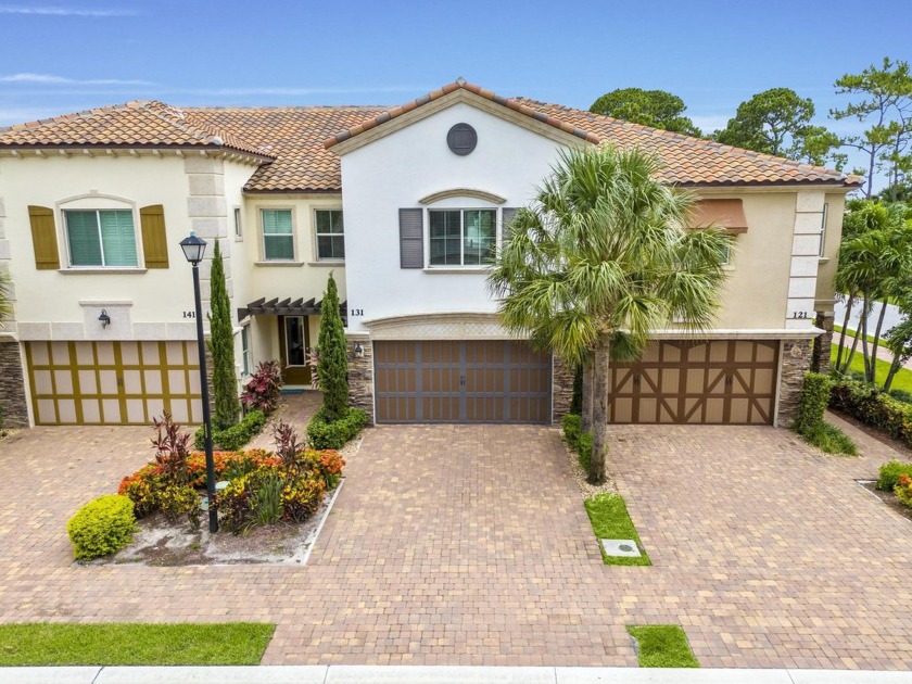 Welcome to 131 Sword Fern Place, a luxurious 3-bed, 3-bath - Beach Townhome/Townhouse for sale in Wellington, Florida on Beachhouse.com