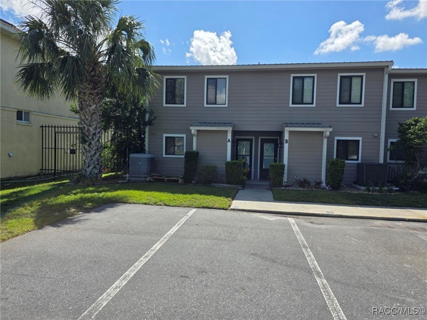Look no further than Beach Lane to find beautiful, crystal-clear - Beach Condo for sale in Crystal River, Florida on Beachhouse.com
