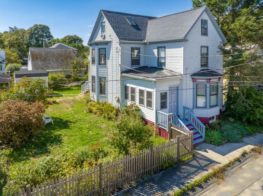 This three-unit is on a dead-end streetwith a nice, fenced-on - Beach Lot for sale in South Portland, Maine on Beachhouse.com