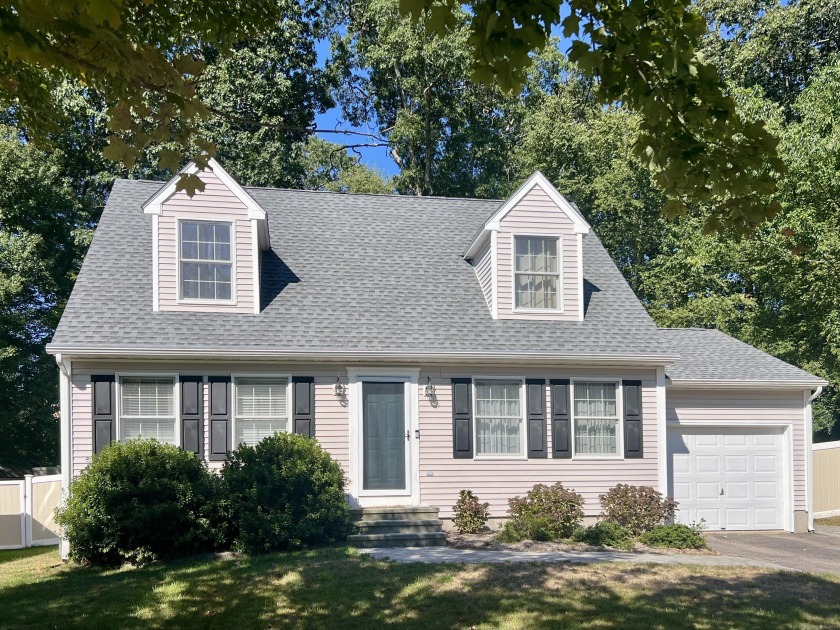 Adorable 4 bedroom, 2 bathroom Cape in a desirable Mystic - Beach Home for sale in Groton, Connecticut on Beachhouse.com