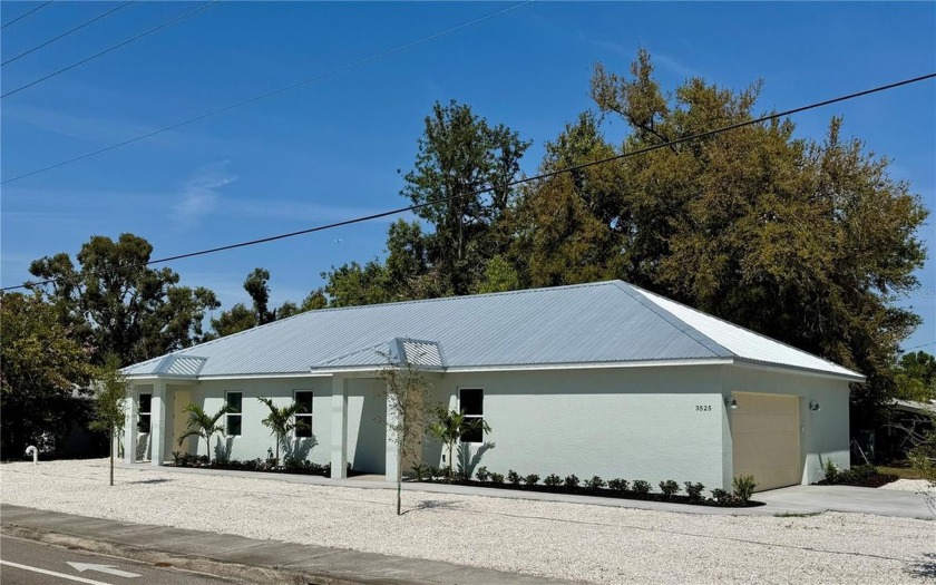 Seller will consider all reasonable offers! This beautifully - Beach Home for sale in Sarasota, Florida on Beachhouse.com