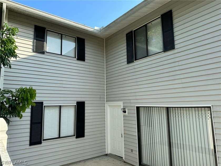 Fantastic opportunity for great rental income or a residence! - Beach Townhome/Townhouse for sale in Fort Myers, Florida on Beachhouse.com