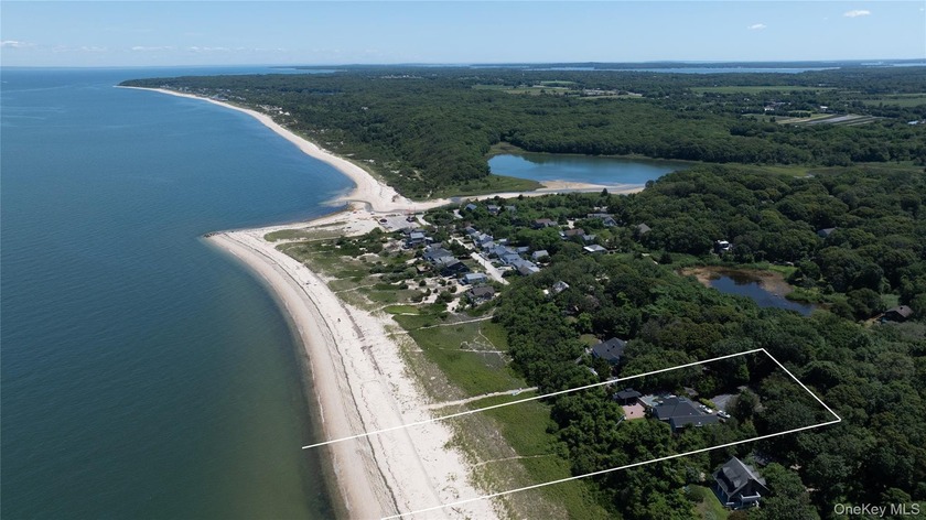 This stunning Peconic sound front property, perched elegantly on - Beach Home for sale in Peconic, New York on Beachhouse.com