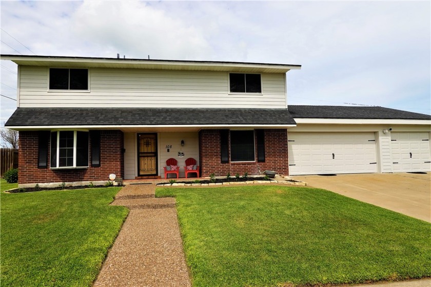 Perfectly situated on Markham Place, you will notice a sharp 2 - Beach Home for sale in Portland, Texas on Beachhouse.com