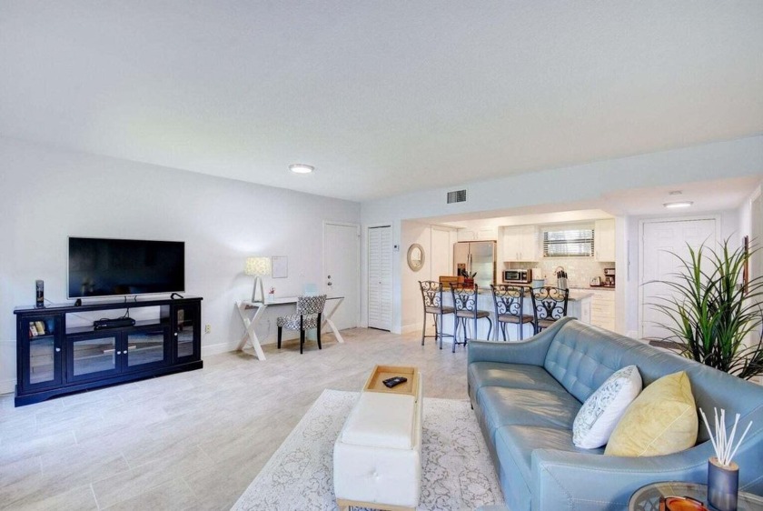 A beautifully remodeled and totally furnished and accessorized - Beach Condo for sale in Wellington, Florida on Beachhouse.com