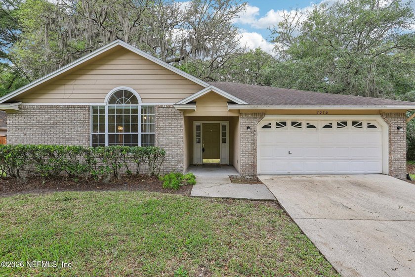 Refreshed and ready to move in! Tough to find a more convenient - Beach Home for sale in Jacksonville, Florida on Beachhouse.com