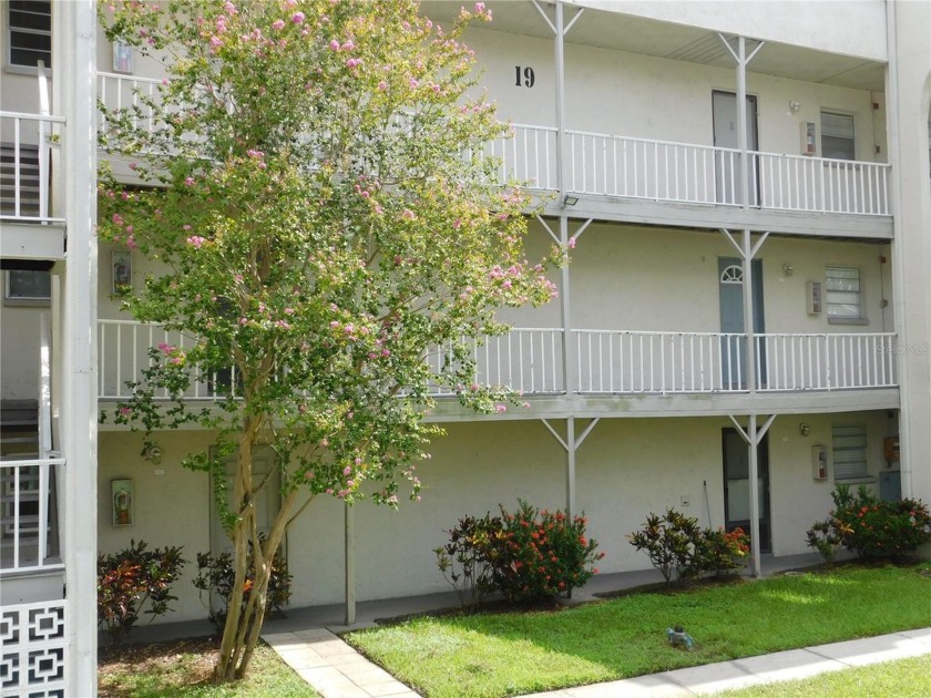 Cute 1 Bedroom, 1 Bathroom Condo that is just a 20 minute drive - Beach Condo for sale in Clearwater, Florida on Beachhouse.com