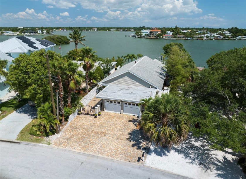 Welcome to this charming 3-bedroom pool home that is refreshing! - Beach Home for sale in Indian Rocks Beach, Florida on Beachhouse.com