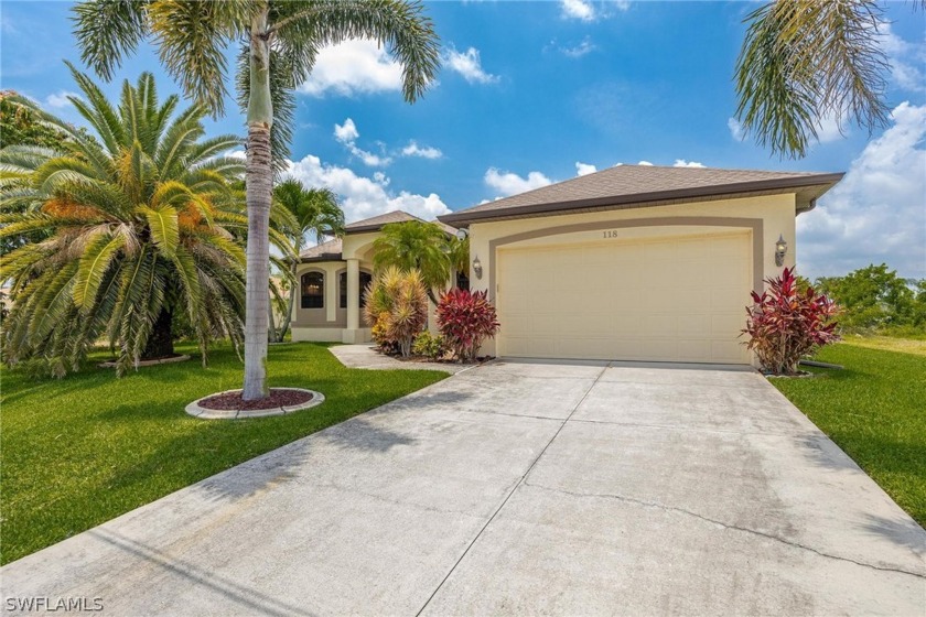 Welcome to your dream home! This beautifully decorated, turn-key - Beach Home for sale in Cape Coral, Florida on Beachhouse.com