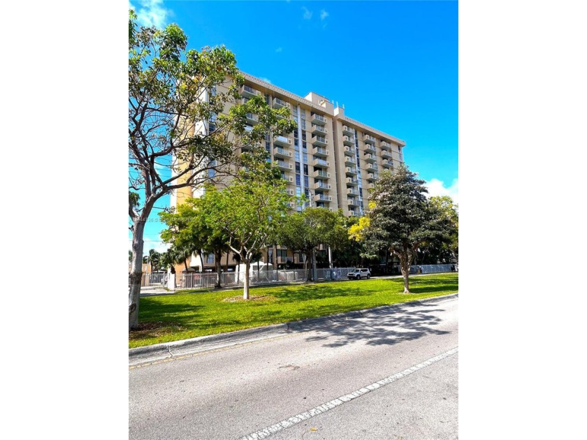 Enjoy this Amazing Relaxing Bay/Intracoastal View Condo for Rent - Beach Condo for sale in North Miami, Florida on Beachhouse.com