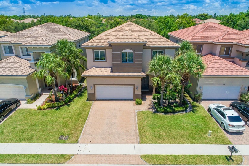 Beautiful large 5-bedroom +Loft home in gated Boynton Beach - Beach Home for sale in Boynton Beach, Florida on Beachhouse.com