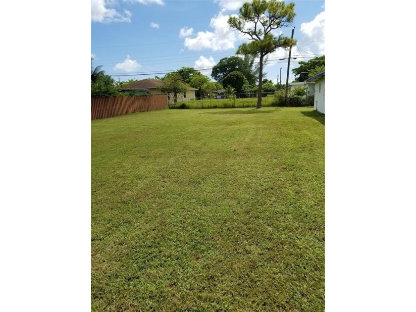 3 consecutive properties available. Amazing opportunity to build - Beach Lot for sale in Pompano Beach, Florida on Beachhouse.com