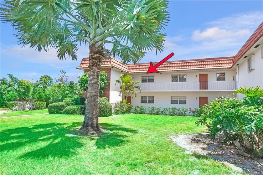 NEW AC!! Charming 2-bedroom, 2-bathroom  corner condo unit on - Beach Condo for sale in Stuart, Florida on Beachhouse.com