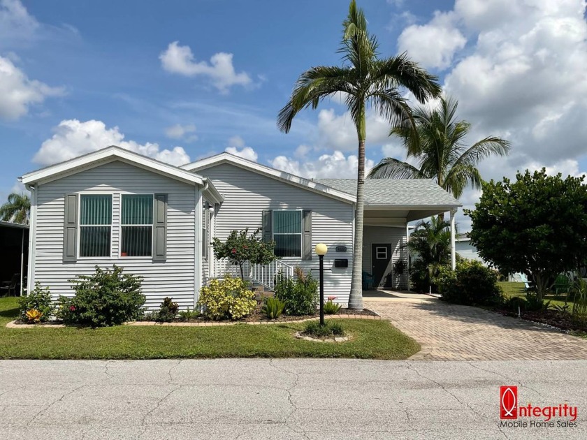 ABSOLUTELY BEAUTIFUL 2 BEDROOM/2 BATHROOM MANUFACTURED HOME - Beach Home for sale in Sarasota, Florida on Beachhouse.com