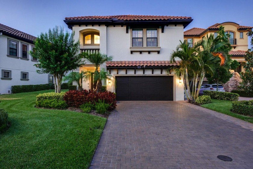 Spectacular Luxurious Living...Welcome to this outstanding - Beach Home for sale in Palm Harbor, Florida on Beachhouse.com