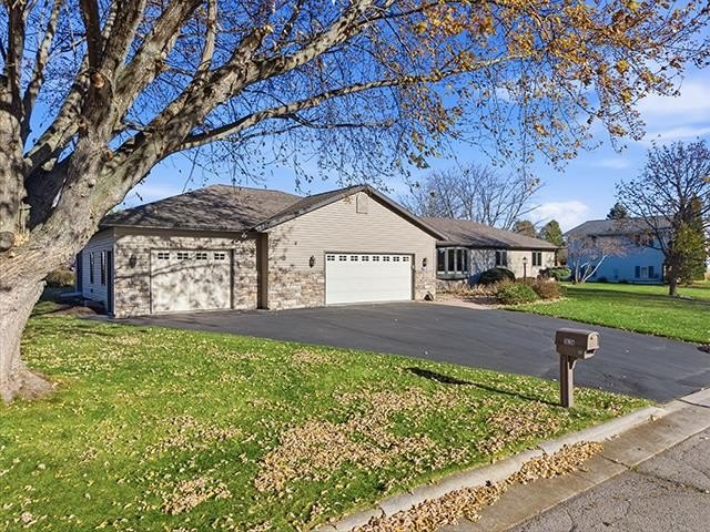 Find your dream home in Sturgeon Bay near the Bay!  Discover the - Beach Home for sale in Sturgeon Bay, Wisconsin on Beachhouse.com