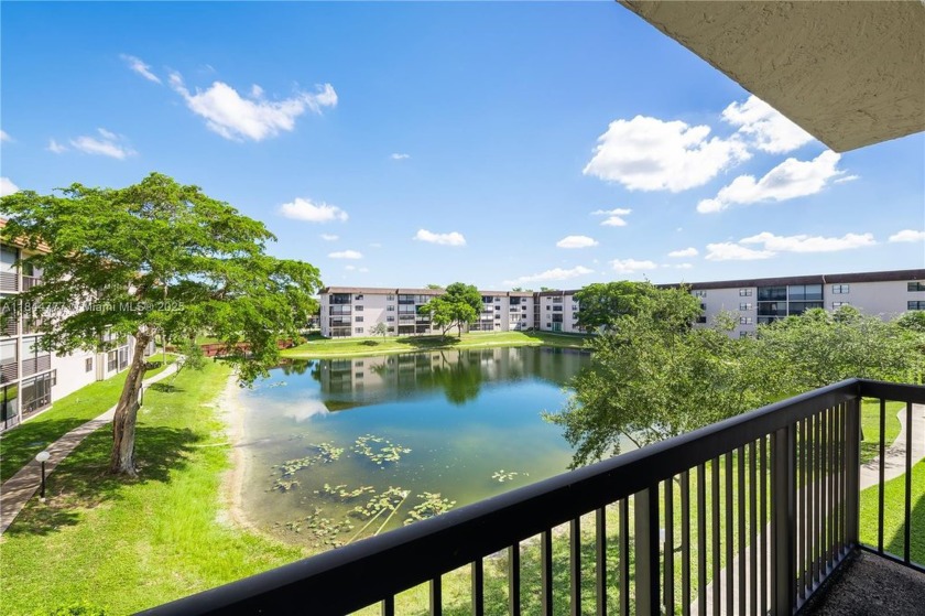 Welcome to Lakes of Carriage Hills. A must see, spacious 1,350 - Beach Condo for sale in Tamarac, Florida on Beachhouse.com