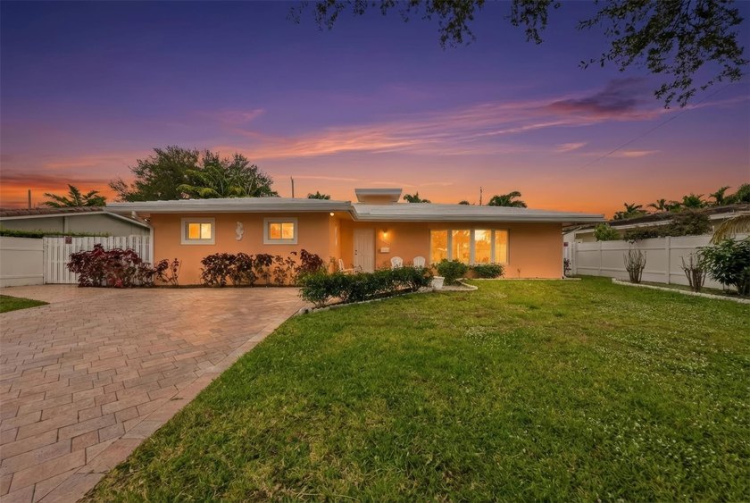 Meticulously maintained and move-in ready, this 3 bedroom + den - Beach Home for sale in Fort Lauderdale, Florida on Beachhouse.com