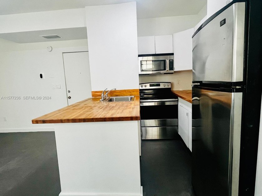Welcome to this charming two-story condo located in the heart of - Beach Condo for sale in Miami Beach, Florida on Beachhouse.com