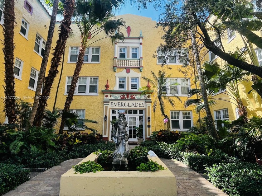 Welcome to this charming two-story condo located in the heart of - Beach Condo for sale in Miami Beach, Florida on Beachhouse.com