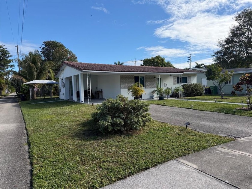 WOW!!!!!! LOCATED IN THE HEART OF MOST EAST DANIA BEACH MARINE - Beach Home for sale in Dania, Florida on Beachhouse.com
