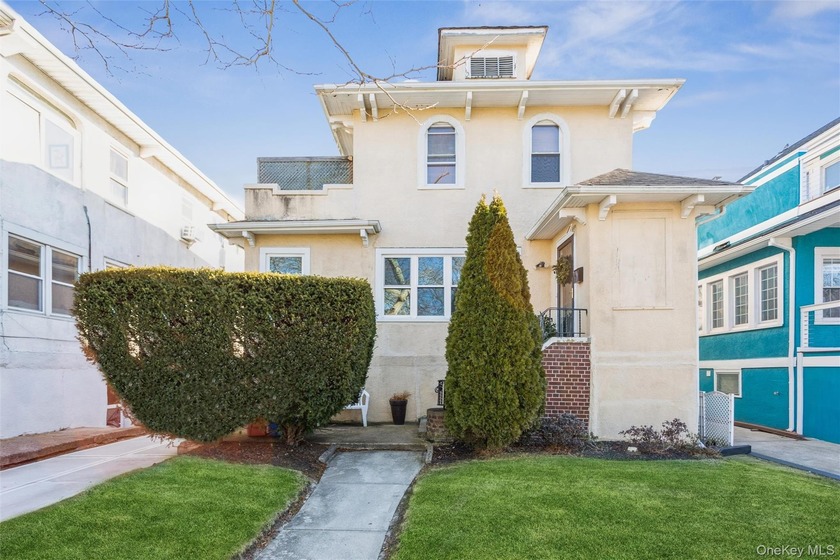 Welcome to 470 W. Lafayette Blvd. which is a two family home - Beach Home for sale in Long Beach, New York on Beachhouse.com