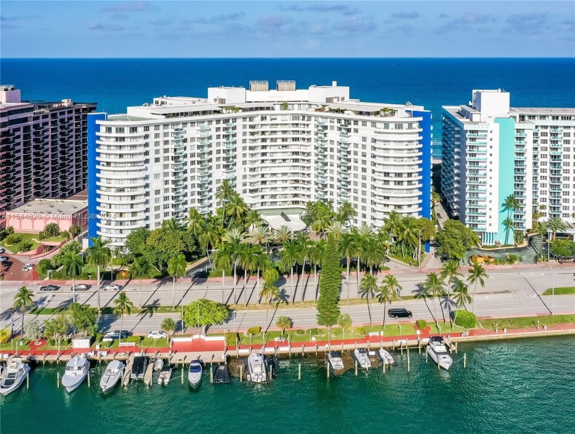 Here's your chance to live in a very well maintained /immaculate - Beach Condo for sale in Miami Beach, Florida on Beachhouse.com