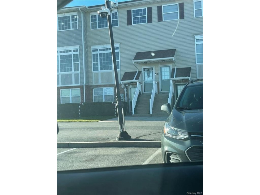 Nice condo in the Soundview area. Great opportunity for - Beach Condo for sale in Bronx, New York on Beachhouse.com