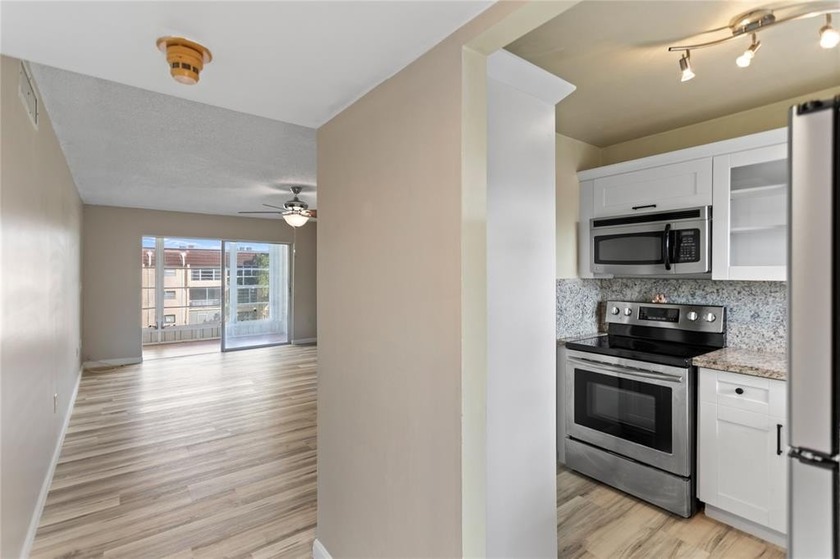 Welcome to this charming and move-in-ready 1-bed, 1-bath, in the - Beach Condo for sale in Sunrise, Florida on Beachhouse.com