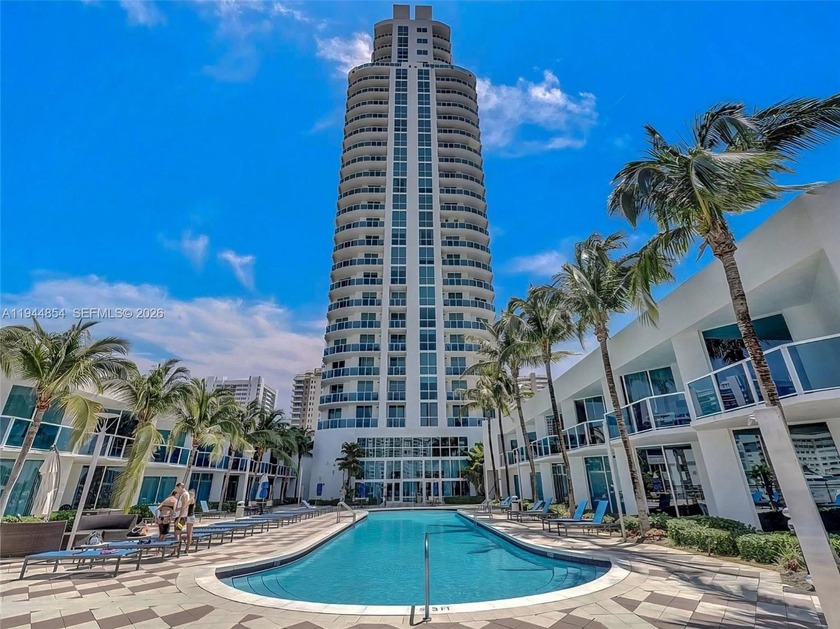 Investor's opportunity in Hallandale Beach! Ocean and - Beach Condo for sale in Hallandale Beach, Florida on Beachhouse.com