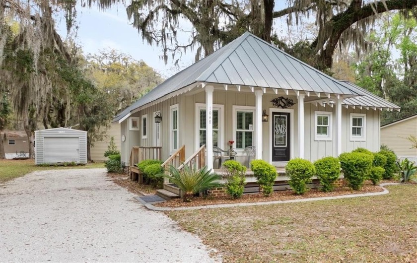 Is this not the CUTEST coast house you've seen?! Well it's - Beach Home for sale in Shellman Bluff, Georgia on Beachhouse.com