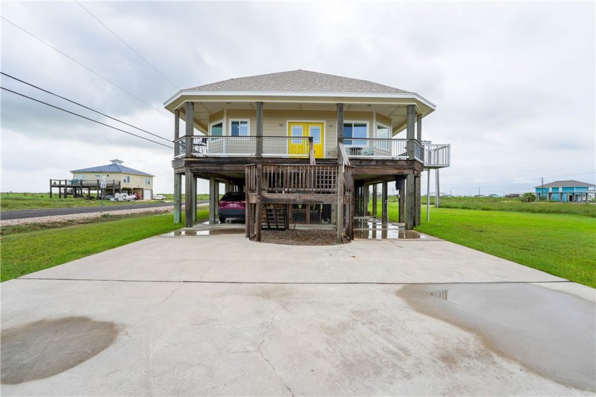 Enjoy the charm of South Texas at our new listing in Holiday - Beach Home for sale in Rockport, Texas on Beachhouse.com