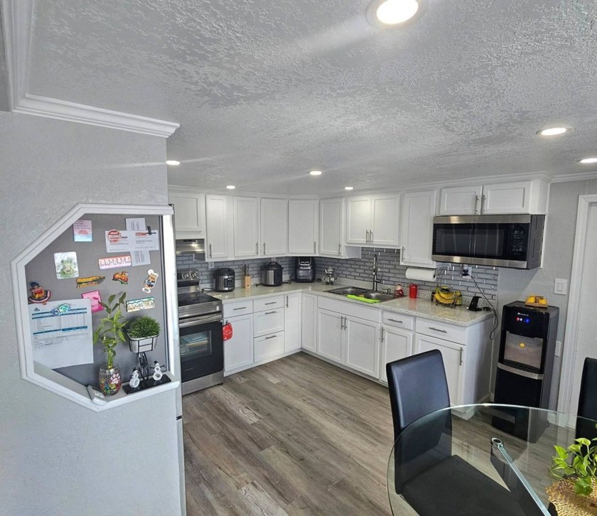 BEAUTIFUL .....D.R.E.A.M.H.O.U.S.E.....IN ..AN.. ALL ..AGE - Beach Home for sale in Pinellas Park, Florida on Beachhouse.com