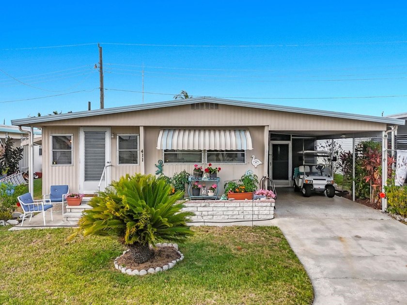 Welcome to Leisure Lake, a charming 55+ cooperative in Palmetto - Beach Home for sale in Palmetto, Florida on Beachhouse.com