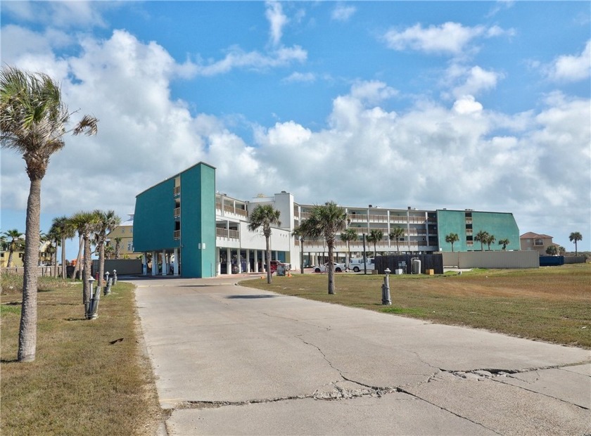 Outstanding 2 bedroom condo unit at La Mirage.  This interior - Beach Condo for sale in Port Aransas, Texas on Beachhouse.com