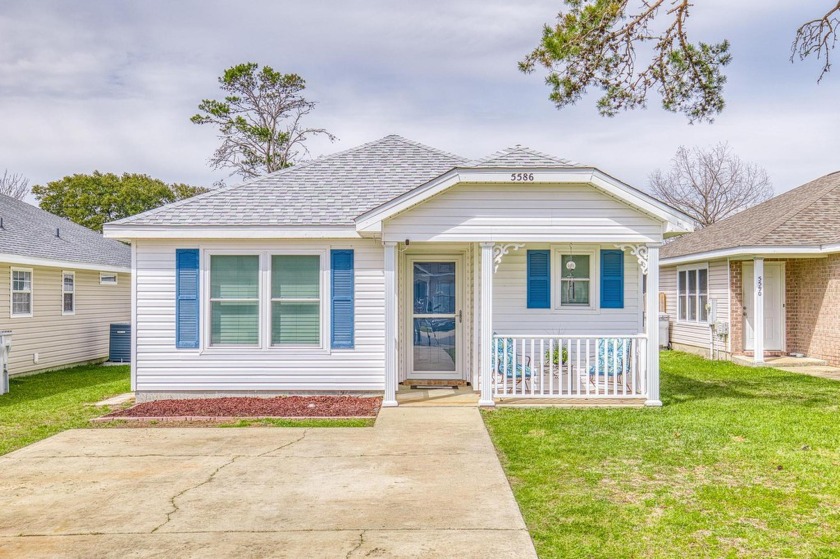 This well maintained 2 bedroom/2 bath Florida cottage home is in - Beach Home for sale in Gulf Breeze, Florida on Beachhouse.com
