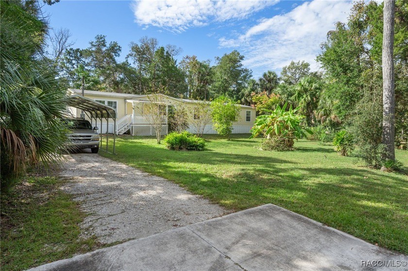 Live on Vacation Year-Round in Homosassa Retreat! Do you want to - Beach Home for sale in Homosassa, Florida on Beachhouse.com