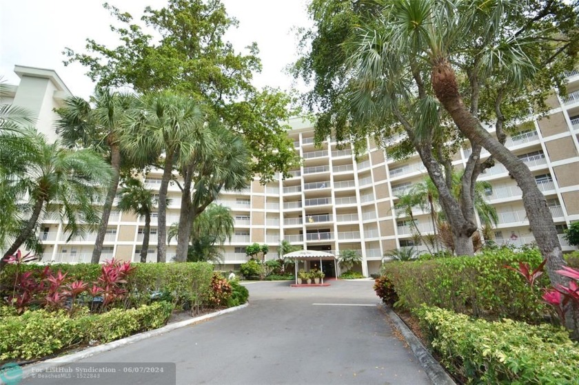 Beautiful 2/2 unit in the sought after Palm Aire Country Club - Beach Condo for sale in Pompano Beach, Florida on Beachhouse.com