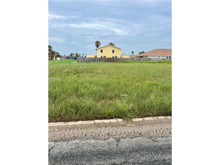 This location is ideal. Close to everything you need walking - Beach Lot for sale in Corpus Christi, Texas on Beachhouse.com