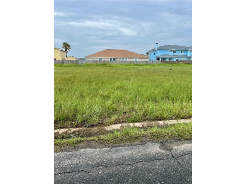 This lot is one four lots together. They are conveniently - Beach Lot for sale in Corpus Christi, Texas on Beachhouse.com