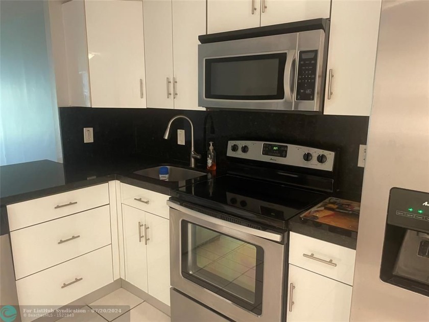 *Back on the MARKET**Financing fell through** Motivated - Beach Condo for sale in Pompano Beach, Florida on Beachhouse.com