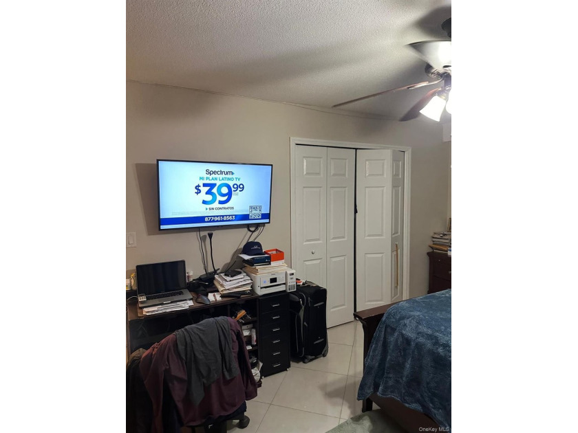 Beautiful 3 bedrooms CO-OP with 1.5 bath and laundry facility on - Beach Home for sale in Bronx, New York on Beachhouse.com
